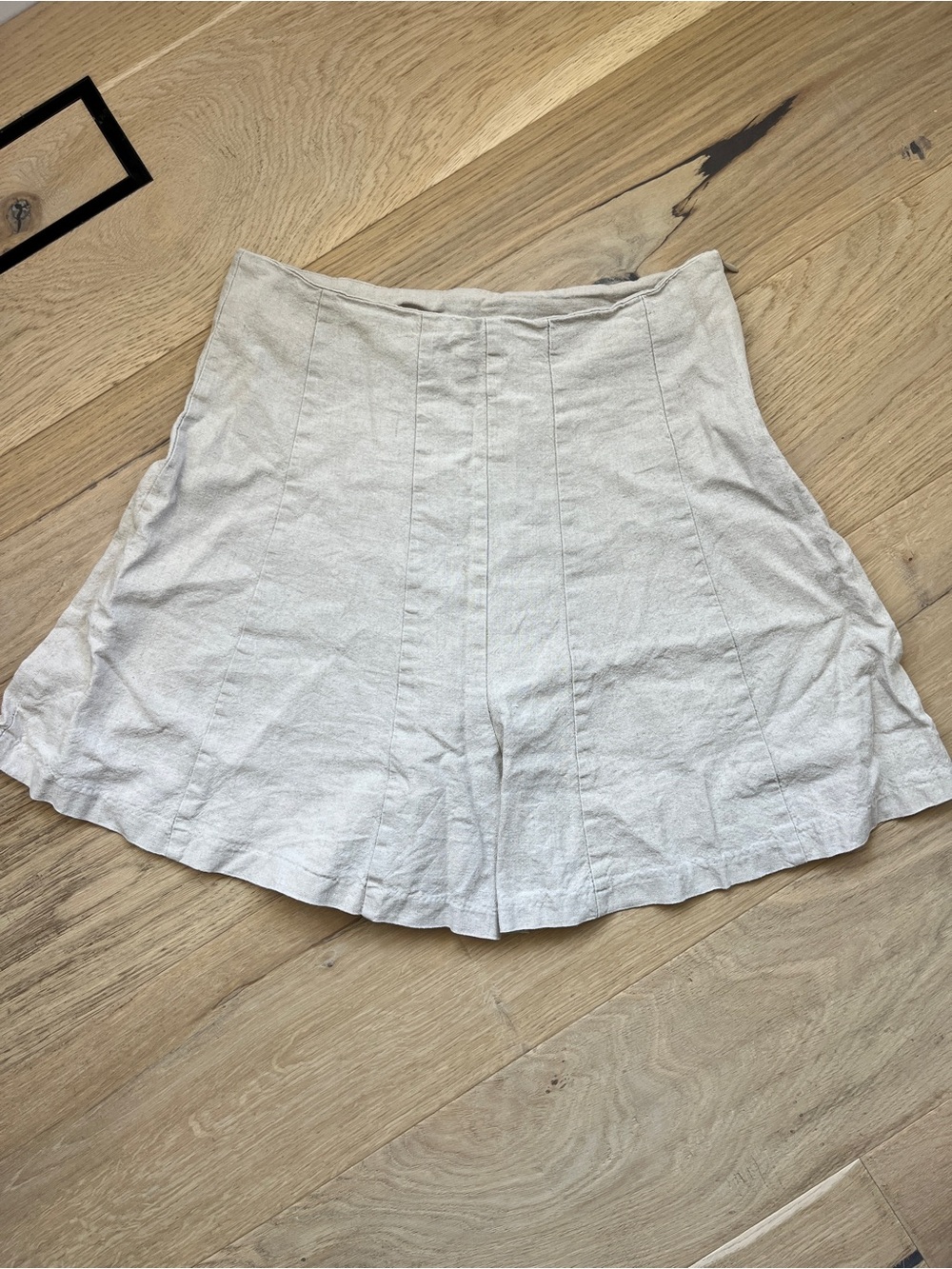 Suzy Shier Linen High-Waist Flared Shorts
